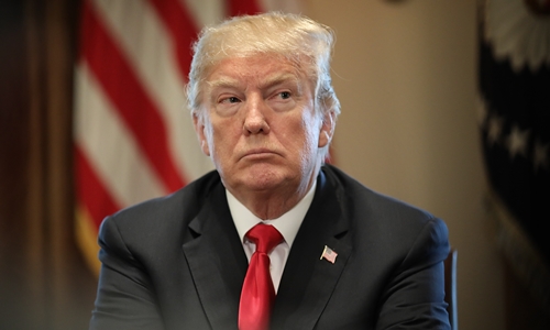 Trump hủy kỳ nghỉ Giáng sinh vì chính phủ đóng cửa