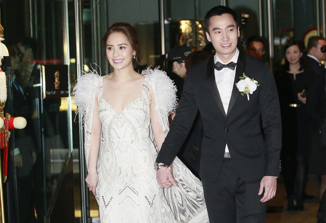 Chồng bác sĩ lộ quá khứ bê bối, bị tố lợi dụng Chung Hân Đồng