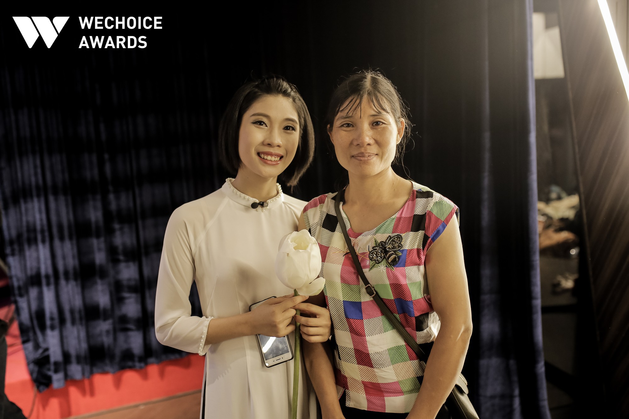 Cô gái ung thư 22 tuổi từng diễn vai về chính cuộc đời mình bật khóc ngày nhận bằng tốt nghiệp: Ước mơ của mình đã thành hiện thực rồi