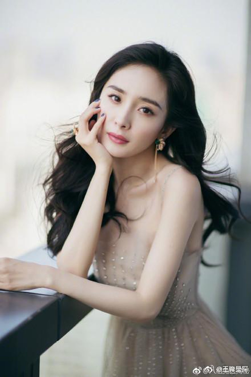 Thề non hẹn biển đến rơi lệ, 6 cặp đôi Cbiz này lại ly hôn chóng vánh trong bê bối