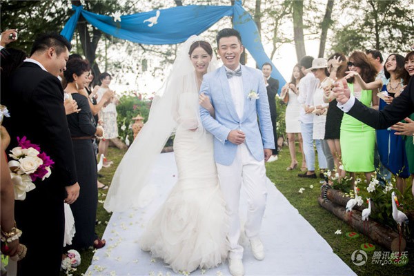 Thề non hẹn biển đến rơi lệ, 6 cặp đôi Cbiz này lại ly hôn chóng vánh trong bê bối