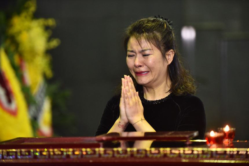 Xuân Bắc, Tự Long và đông đảo nghệ sĩ khóc lặng tiễn đưa NSND Anh Tú