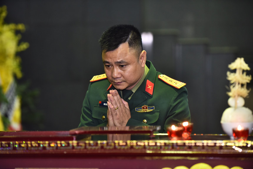 Xuân Bắc, Tự Long và đông đảo nghệ sĩ khóc lặng tiễn đưa NSND Anh Tú