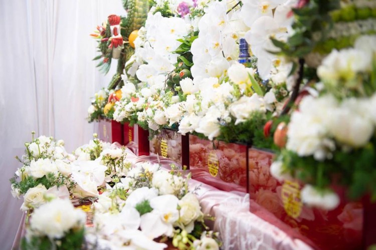 HOT: Nữ nhà văn đình đám Huyền Trang Bất Hối lên xe hoa với người yêu cũ