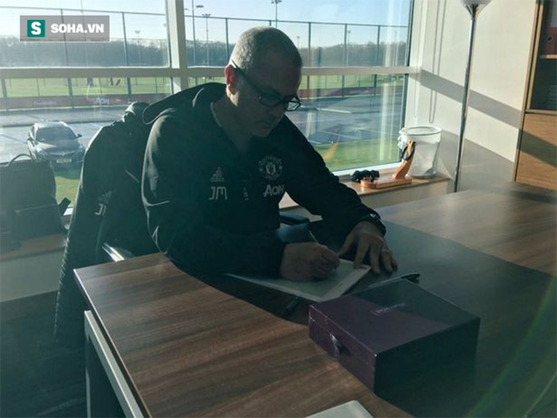 Man United xóa dấu vết Mourinho tại CLB nhanh đến mức nào?