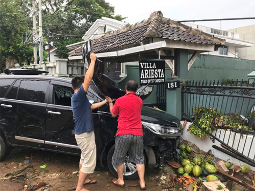 Quyết định chớp nhoáng cứu mạng du khách khỏi sóng thần ở Indonesia