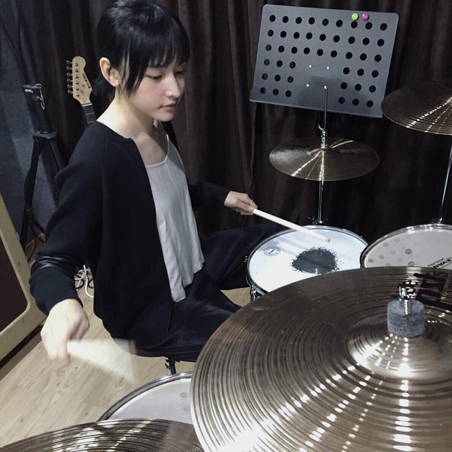 Từ 9X học thiết kế trở thành nữ diễn viên nổi tiếng Hong Kong