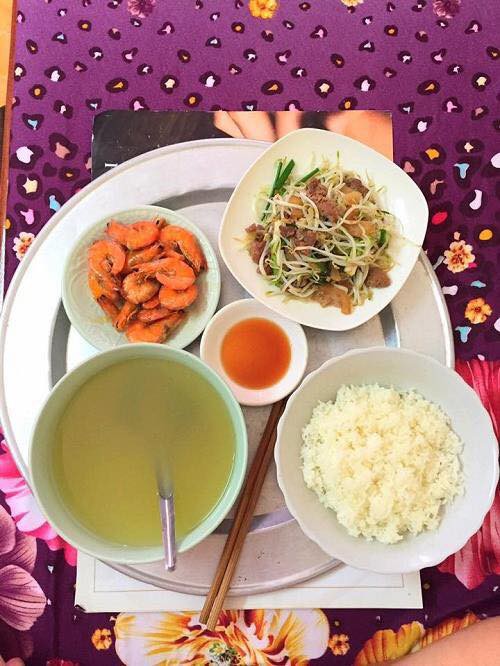 Khoe mâm cơm cữ mỗi ngày một kiểu, mẹ 2 con khiến hội chị em ghen tị phát cuồng vì..chồng nhà người ta