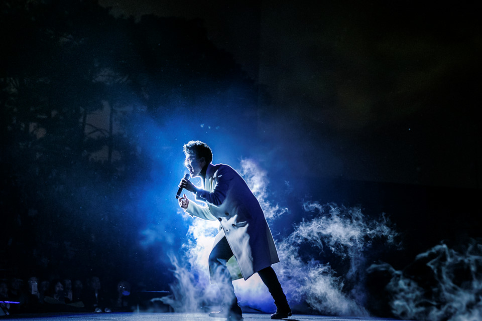 Hàng nghìn khán giả đội mưa, chịu rét xem show Hà Anh Tuấn ở Đà Lạt