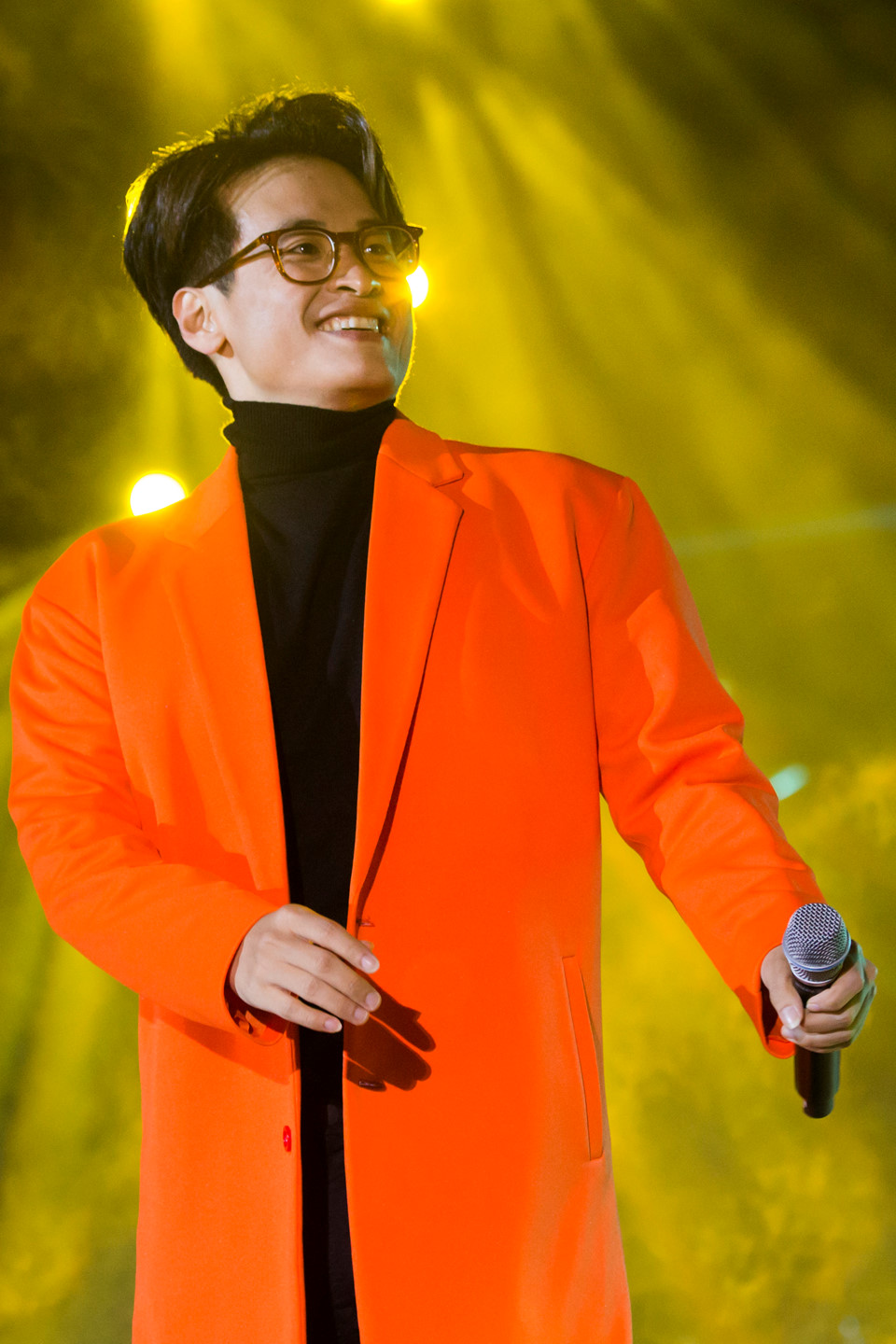 Hàng nghìn khán giả đội mưa, chịu rét xem show Hà Anh Tuấn ở Đà Lạt