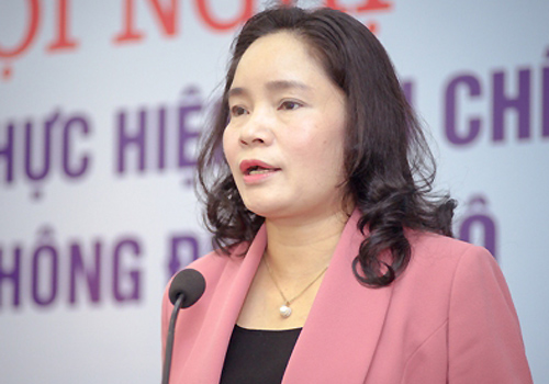 Thứ trưởng bị mắng vì dừng chờ đèn đỏ