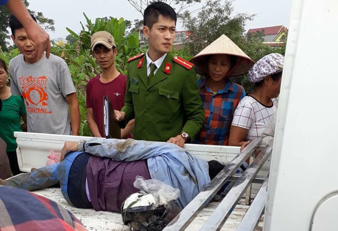 Hà Nội: Hai thanh niên nghi trộm chó bị người dân vây đánh gục giữa ruộng