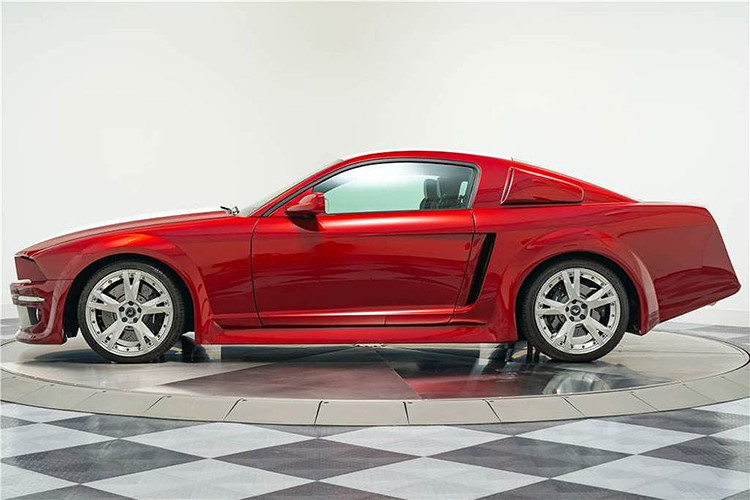 Siêu xe Lamborghini Gallardo biến hình Ford Mustang kịch độc