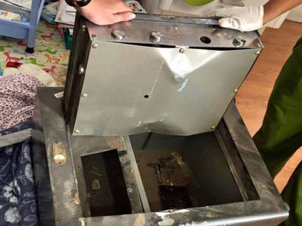 Sau khi người giúp việc báo tin, vị đại gia phát hiện bị mất gần 1,5 tỷ đồng ở Sài Gòn