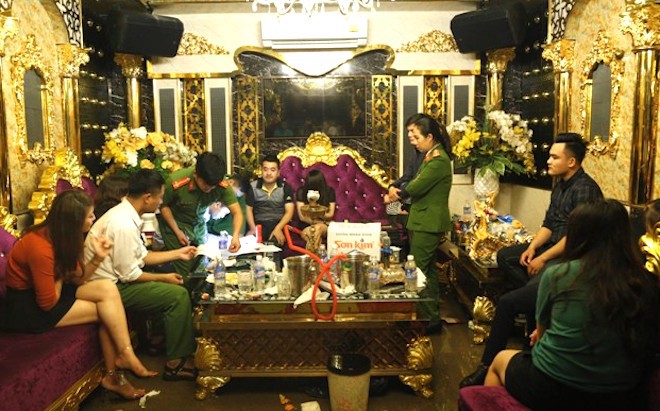 Vụ sếp ngân hàng cùng nữ giáo viên phê ma tuý: Các đối tượng đã nuốt 17,5 viên ma túy