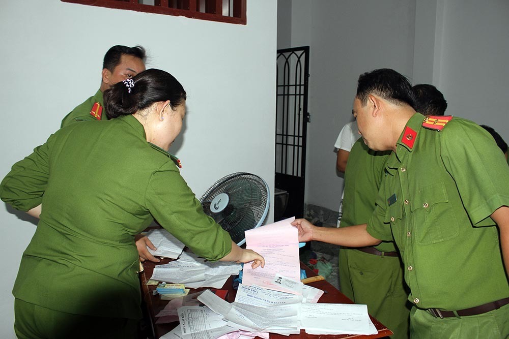 Tín dụng đen vươn vòi, dân miền Tây khiếp đảm khi vay tiền giang hồ