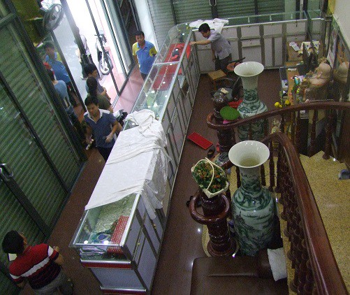 Từ dấu vân chân ở tầng 3, công an bắt giữ siêu trộm chuyên đột nhập tiệm vàng