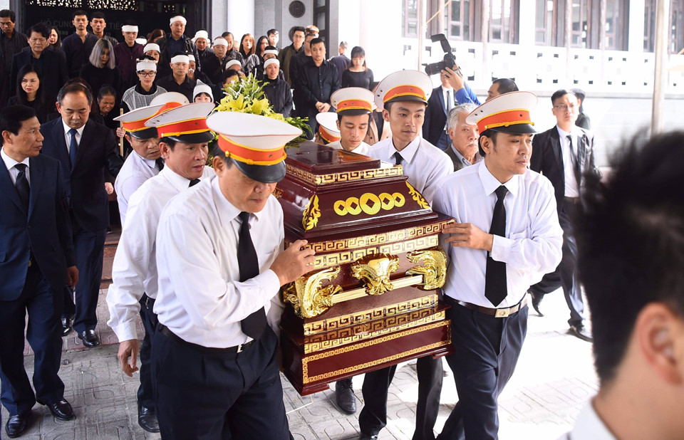 Xuân Bắc, Tự Long và đông đảo nghệ sĩ khóc lặng tiễn đưa NSND Anh Tú