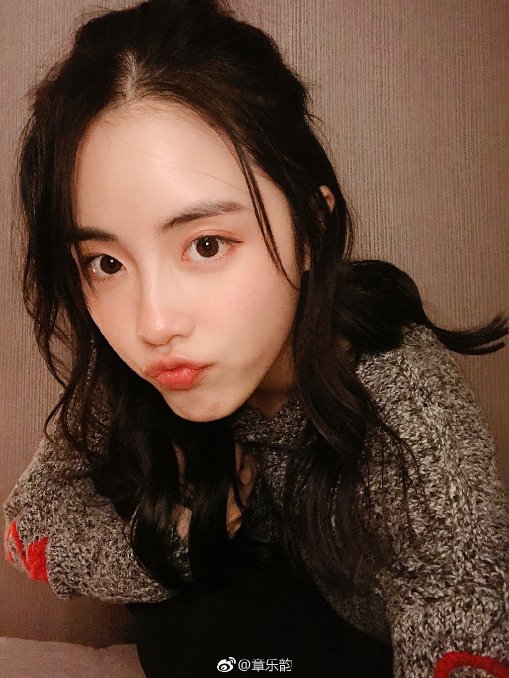 Rộ tin Thánh ế Hồ Ca bất ngờ bí mật kết hôn, cô dâu kém chú rể tới tận 13 tuổi? Rộ tin Thánh ế Hồ Ca bất ngờ bí mật kết hôn, cô dâu kém chú rể tới tận 13 tuổi?