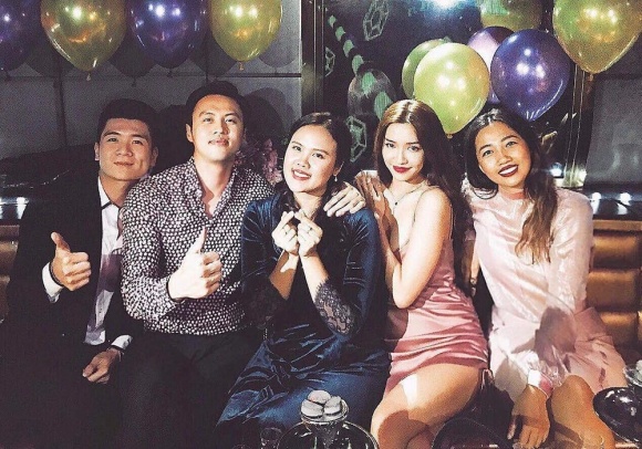 Chỉ vì một bức hình chụp chung với Hhen Niê, dân mạng quên ngay Bích Phương mà nhiệt tình gán ghép Shark Khoa với hoa hậu