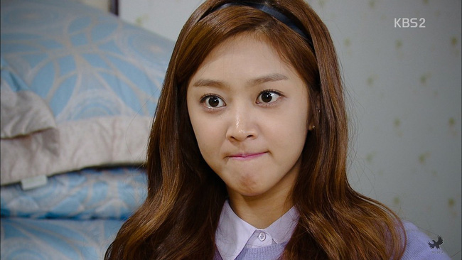 Chồng cứ thấy gái xinh là sáng mắt, vợ ăn diện lộng lẫy rồi hành động đáp trả thế này khiến anh câm nín