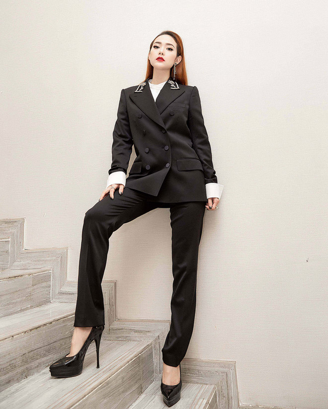 Hoa hậu Tiểu Vy, Phương Khánh vào top mặc đẹp tuần qua