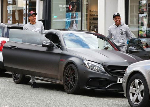 Bộ sưu tập toàn xe sang màu đen mờ của Jesse Lingard