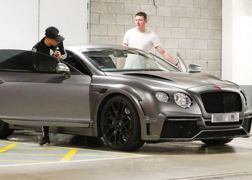 Bộ sưu tập toàn xe sang màu đen mờ của Jesse Lingard