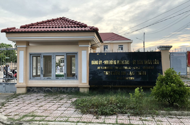 Khai trừ Đảng bí thư thị trấn tự ý đi nước ngoài nhiều lần