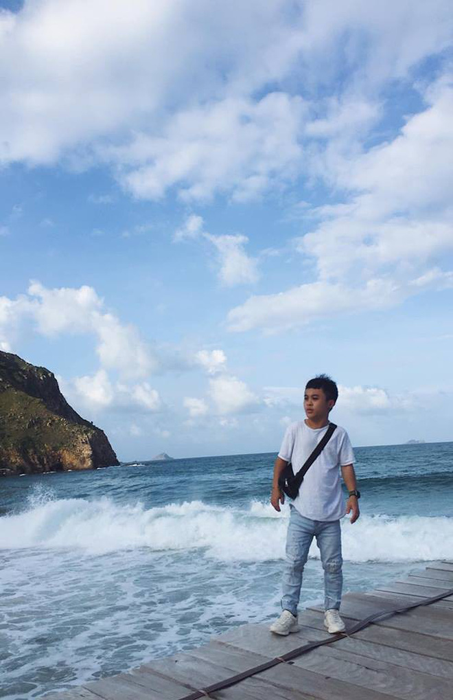 Sau 2 năm chia tay bạn gái người mẫu, chàng lùn 1m26 Trần Xuân Tiến đang hẹn hò với người mới xinh như hot girl?