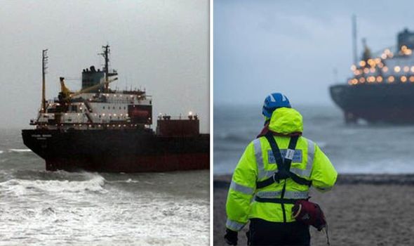 Tàu Nga 16.000 tấn bất ngờ bị Anh giữ chân để điều tra