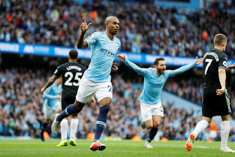 Fernandinho mới là hơi thở của Man City