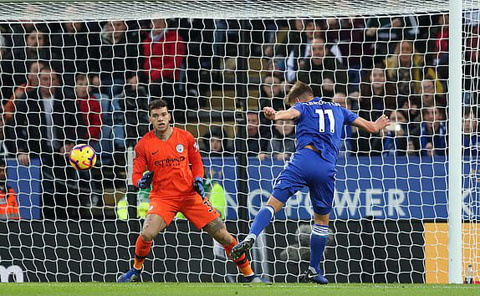 Video: Thua trận thứ 2 liên tiếp, Man City mất luôn ngôi nhì bảng