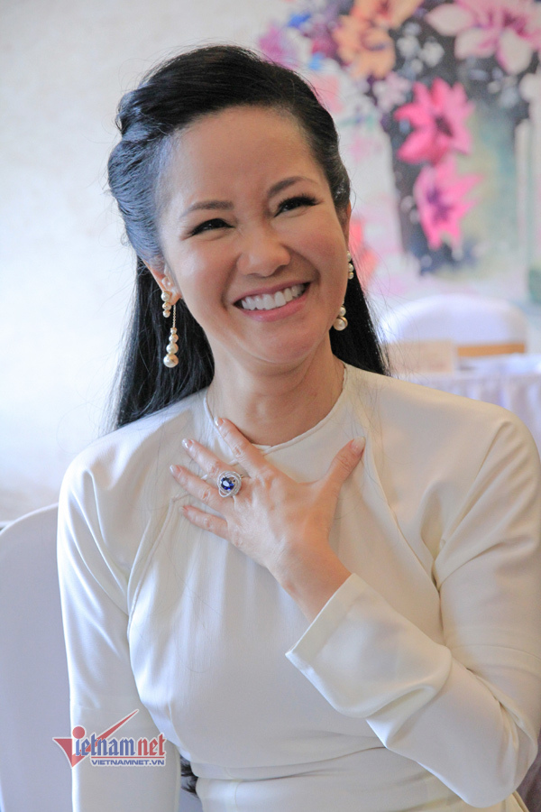 Hồng Nhung: Bố mẹ tôi ly dị không kịch tính bằng chuyện tôi và chồng cũ