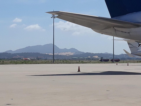 Máy bay lại đáp nhầm đường băng chưa khai thác ở Cam Ranh