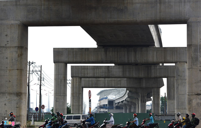 Chuyển kết cấu dầm khiến dự án metro số 1 ở TP.HCM đội vốn 1.420 tỷ