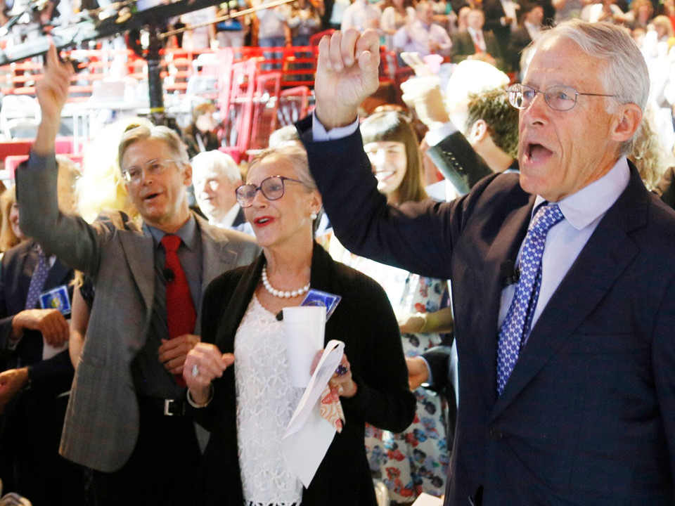 10 gia tộc giàu nhất hành tinh sở hữu khối tài sản khổng lồ thế nào?