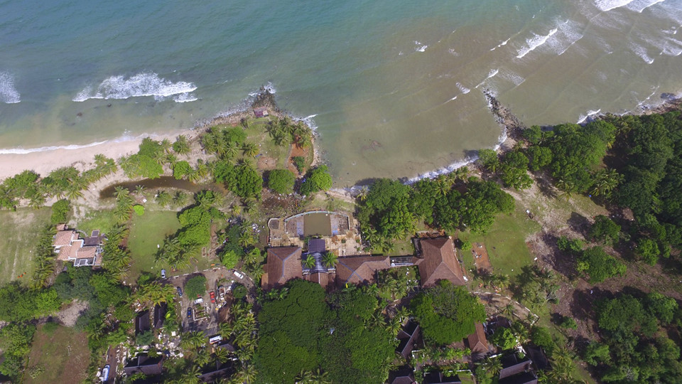 373 người chết vì sóng thần, Indonesia chạy đua cứu nạn