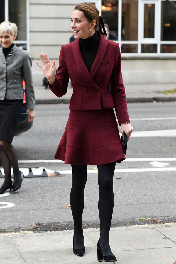 Ai nấy đều lồng lộn dịp lễ hội nhưng Công nương Kate chỉ trung thành với style giản dị, thậm chí diện lại đồ cũ