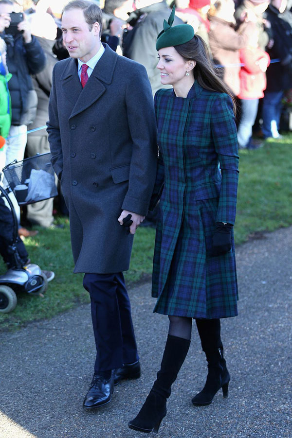 Ai nấy đều lồng lộn dịp lễ hội nhưng Công nương Kate chỉ trung thành với style giản dị, thậm chí diện lại đồ cũ