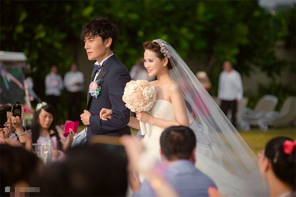 Tạo điều kiện để chồng gặp gỡ bồ nhí, thật không ngờ đó là cái bẫy vợ giăng ra khiến anh mất trắng