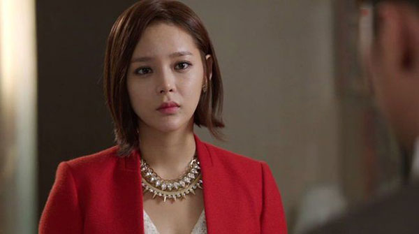 Tạo điều kiện để chồng gặp gỡ bồ nhí, thật không ngờ đó là cái bẫy vợ giăng ra khiến anh mất trắng