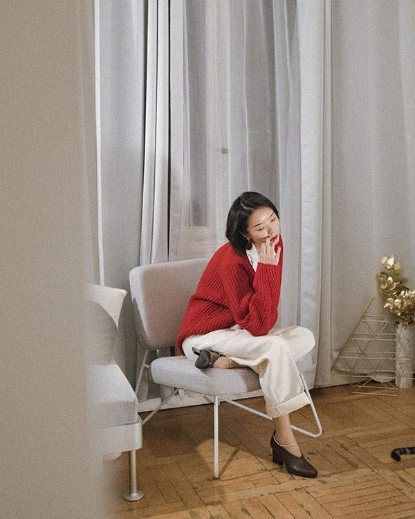 Mùa lễ hội, các nàng sẽ chẳng thể bỏ qua áo len màu mè cùng bí kíp diện vừa xinh lại nổi bần bật sau