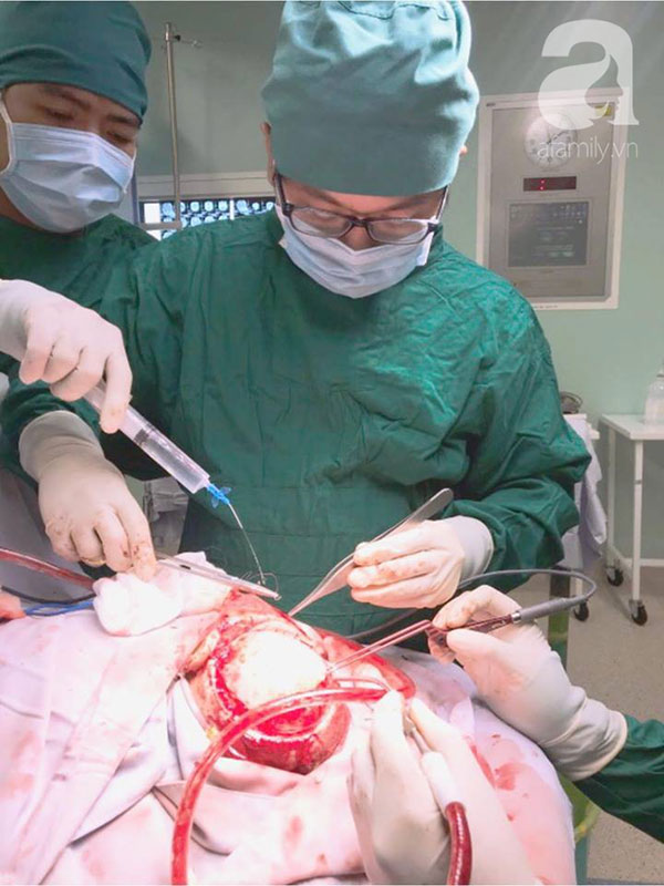 TP.HCM: Bé 8 tháng tuổi phải đón Noel trong viện, xuất huyết não nguy kịch vì tai nạn lúc sinh hoạt