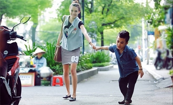 Chú lùn Xuân Tiến nói gì trước tin đồn có bạn gái mới xinh đẹp?