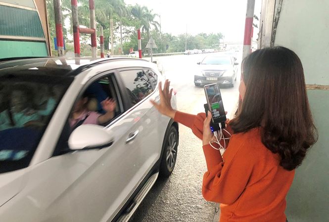 Nóng: Yêu cầu đối thoại với tài xế lập chốt xả trạm BOT