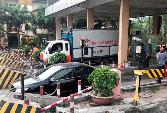 Nóng: Yêu cầu đối thoại với tài xế lập chốt xả trạm BOT