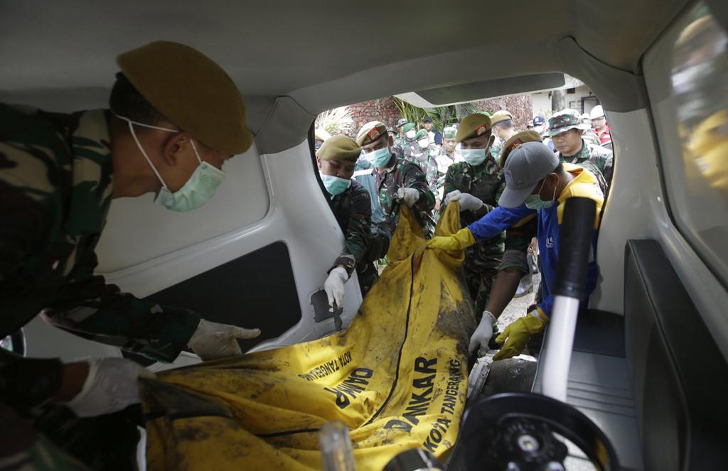 Indonesia sợ núi lửa Anak Krakatoa đổ sụp, gây thêm sóng thần