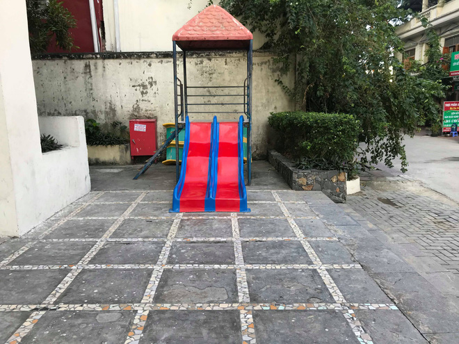 Miếng bê tông rơi từ sân thượng tầng 18 trúng đầu bé trai 3 tuổi khiến bé thiệt mạng