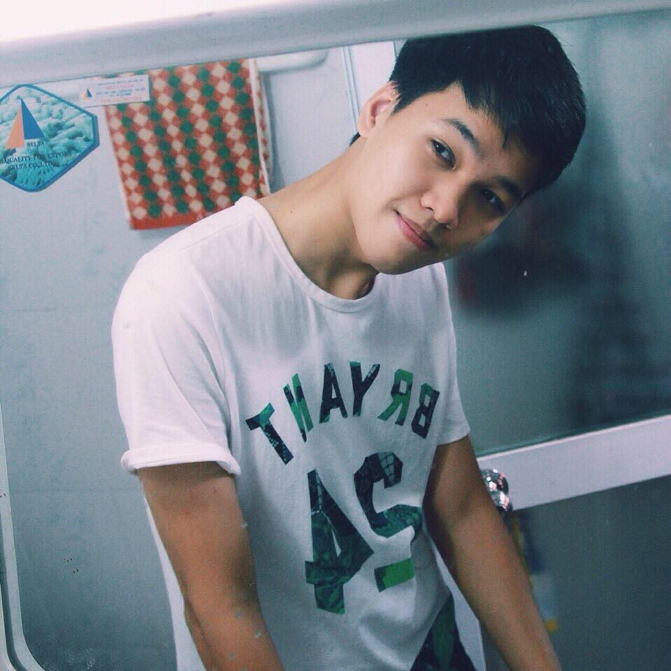 Game thủ Chim Sẻ Đi Nắng tậu xế hộp tiền tỉ ở tuổi 22